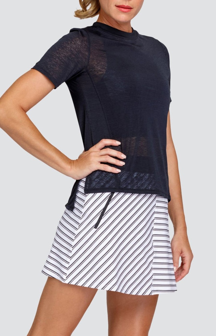 Tennis Tail Activewear Short Sleeve | Evalina Top - Onyx - Final Sale