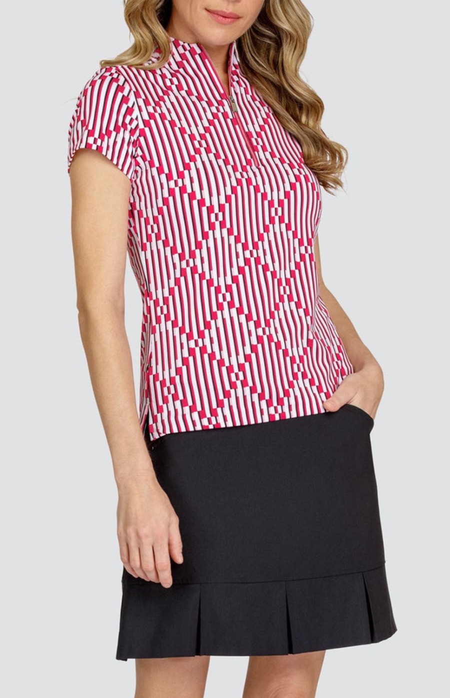 Golf Tail Activewear Short Sleeve | Andie Top - Illusion Geo